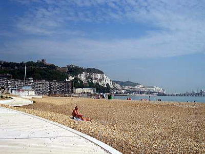 The beach of Dover,h[o[̊C