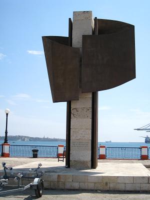 Malta Summit Monument,}^Ar[uWA}^T~bgLO