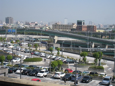 The parking lot in front of Taichung station,台中駅前の駐車場