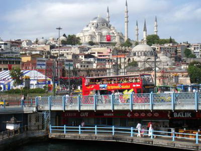 Sultan Ahmed Mosque and Galata Köprüsü from the Bosphorus,{XtHXC猩X^AtgEXNƃK^